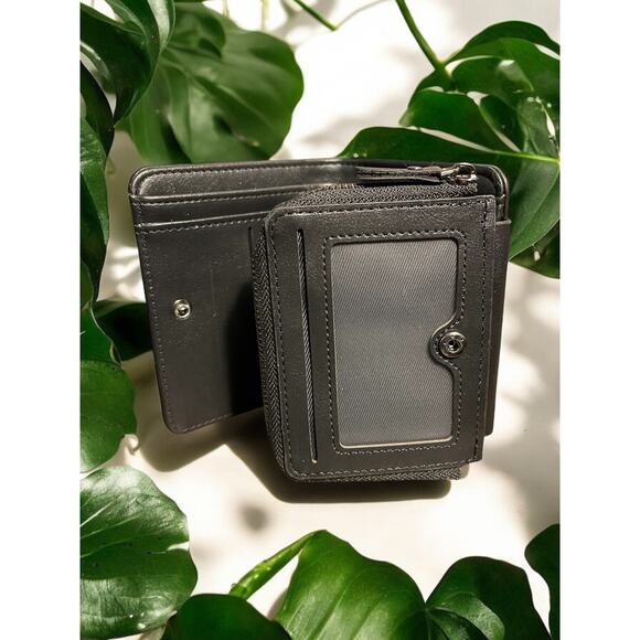 CarrKen Black Leather Wallet Unisex Trifold New without Tags NEW - Picture 2 of 3